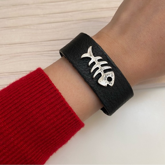 3/$20 Unisex Black Leather Bracelet with Silver Fishbone Charm - Picture 2 of 4